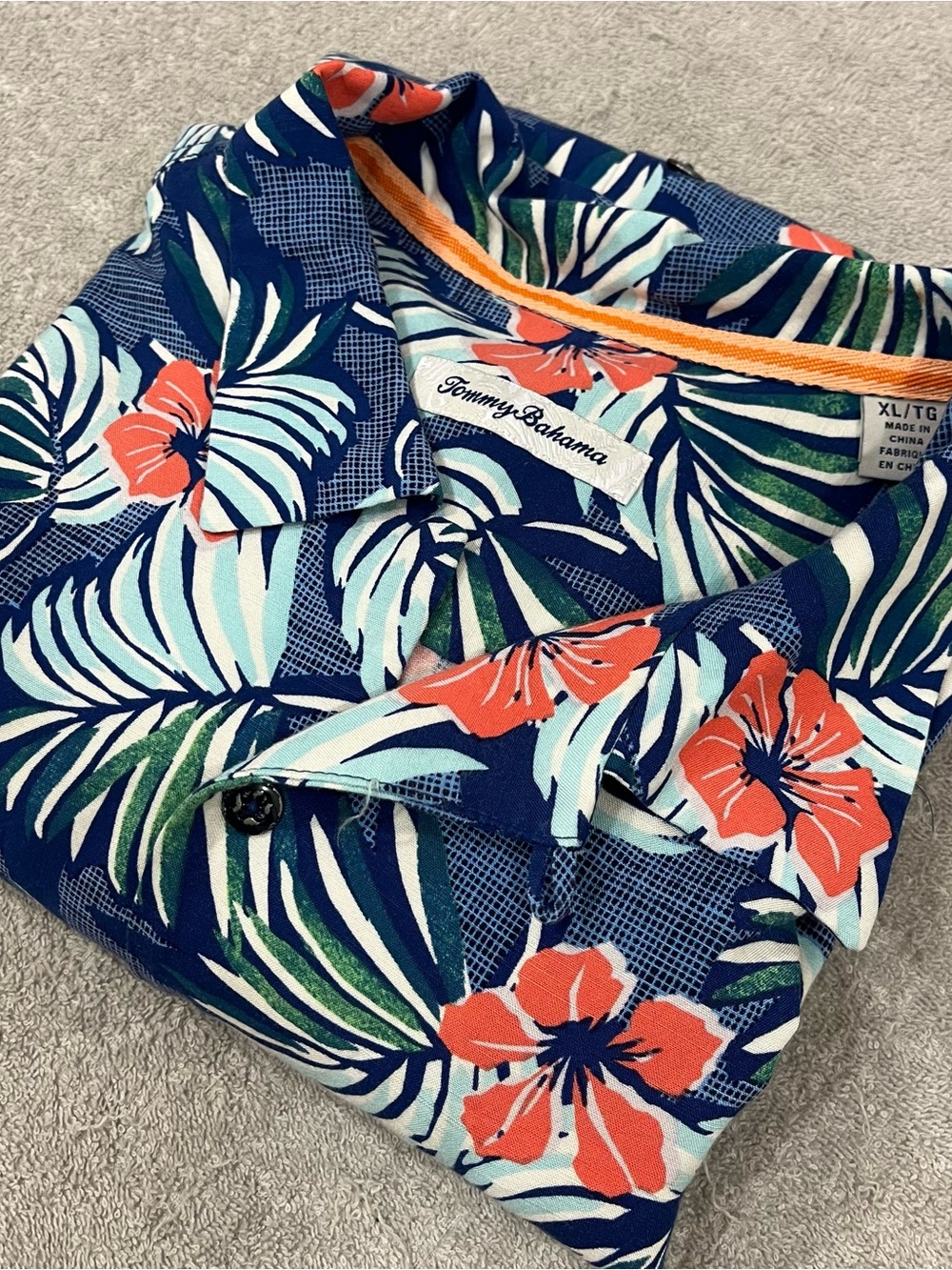 Tommy Bahama Shirt Mens XL Blue Floral Hawaiian Rayon Relaxed Camp Loop Collar